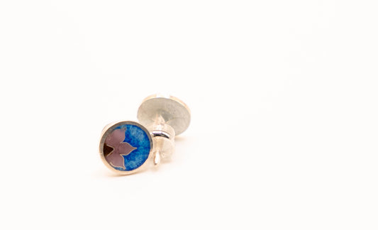 **The Timeless Appeal of Stud Earrings: History, Style, and Their Unique Charm**